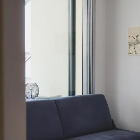 Appartamento Elegante Attico EDO e EMY piano 6 Centro Grado *